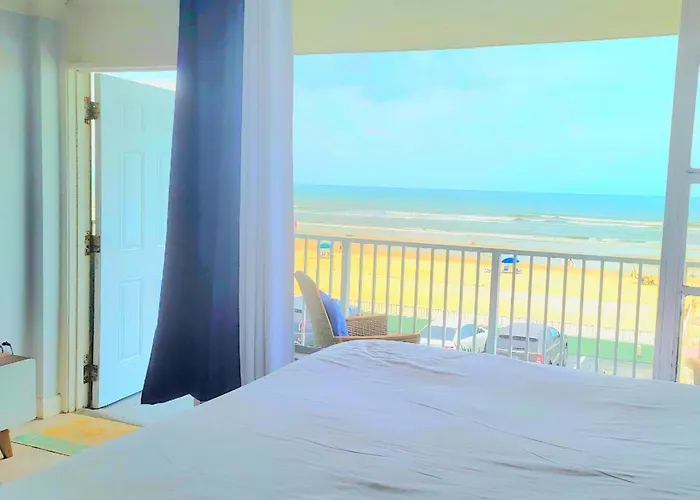 Direct Oceanfront With Balcony