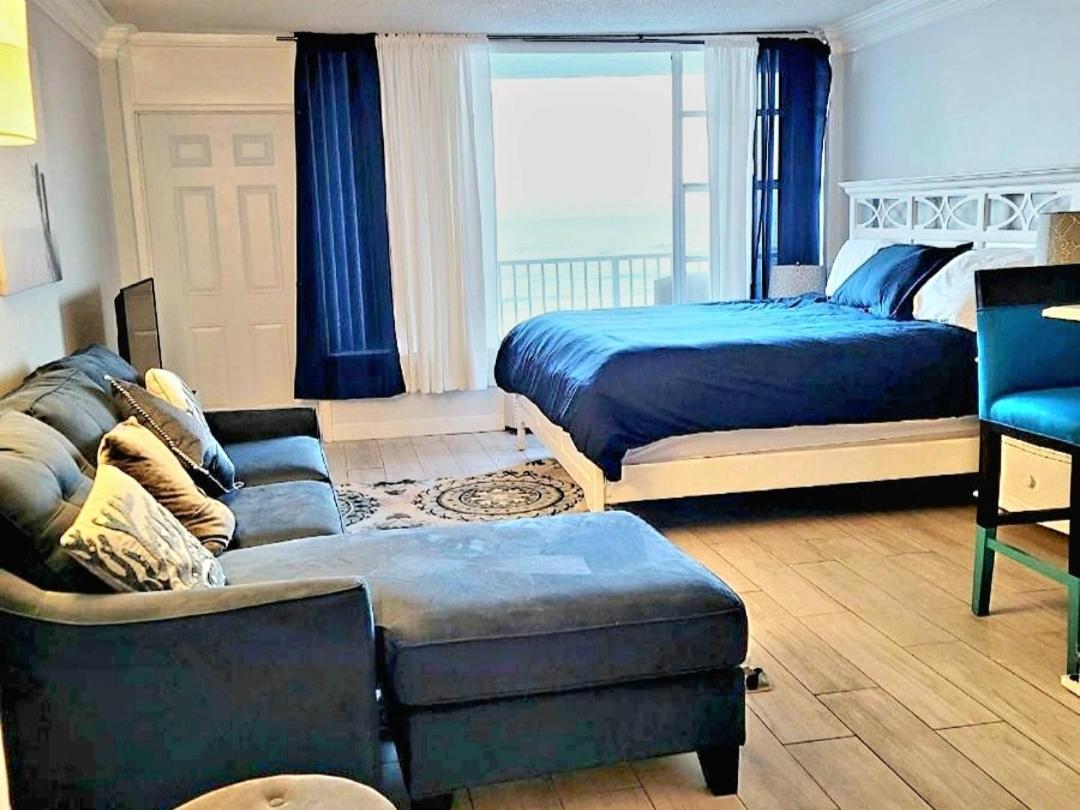 Direct Oceanfront With Balcony