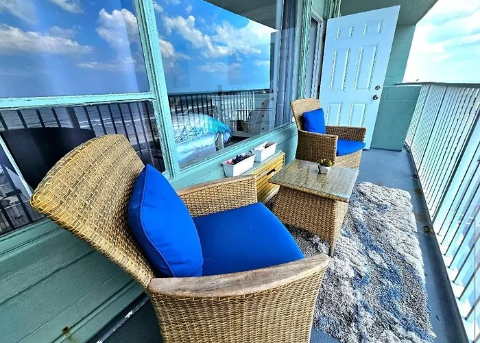 Direct Oceanfront With Balcony