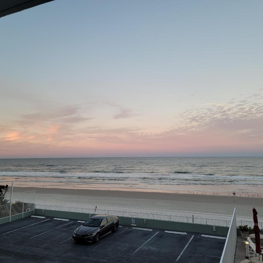 Direct Oceanfront With Balcony